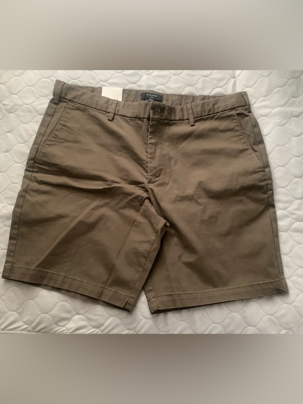 Banana Republic Khaki Flat-Front Men’s Shorts